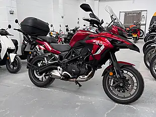Used 2022 Benelli Trk 502 Adventure Red - Interior and Exterior details 2