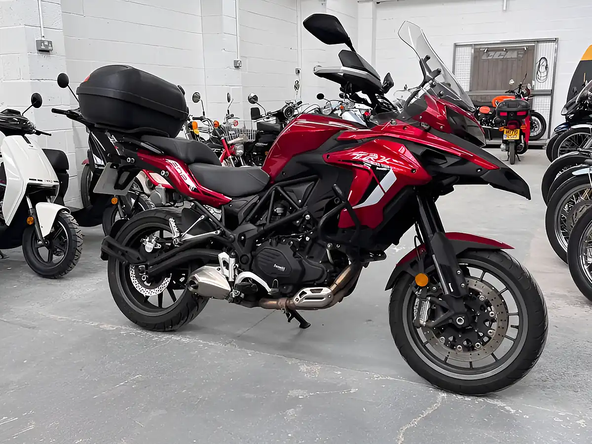 Used 2022 Benelli Trk 502 Adventure Red - Interior and Exterior details 2