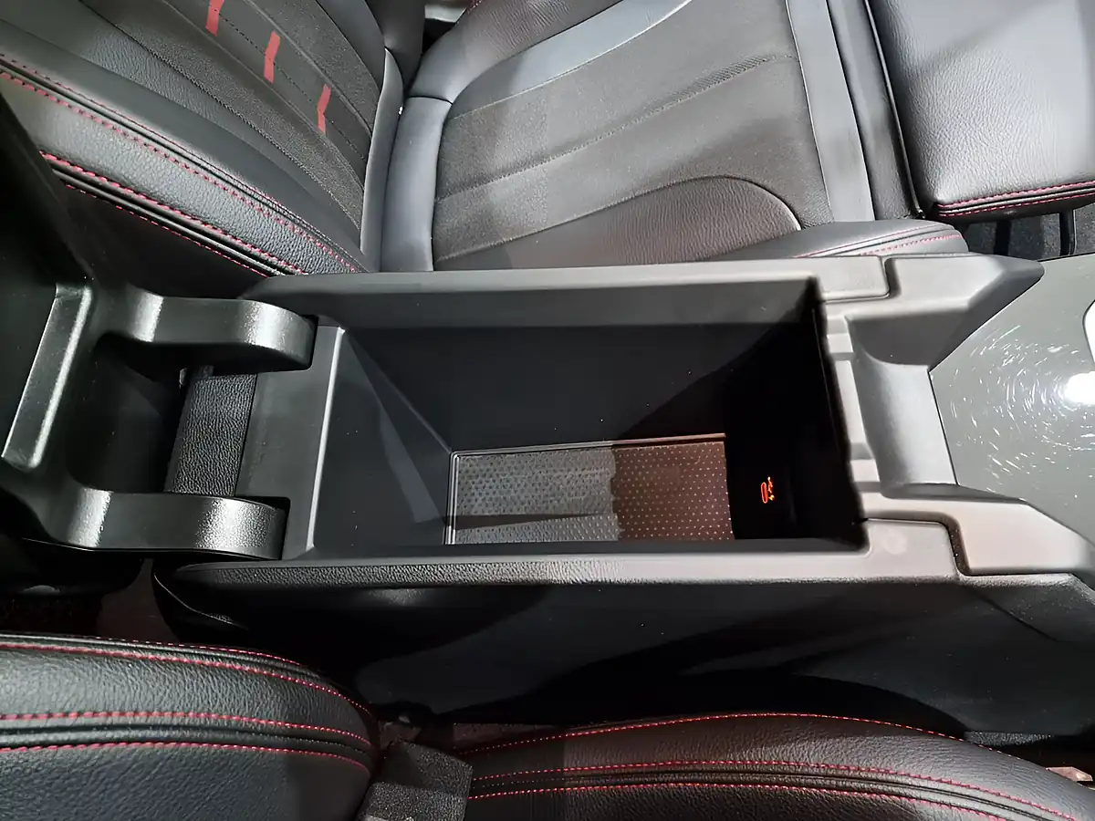 Used 2022 BMW 1 Series Lcp Grey - Interior and Exterior details 17
