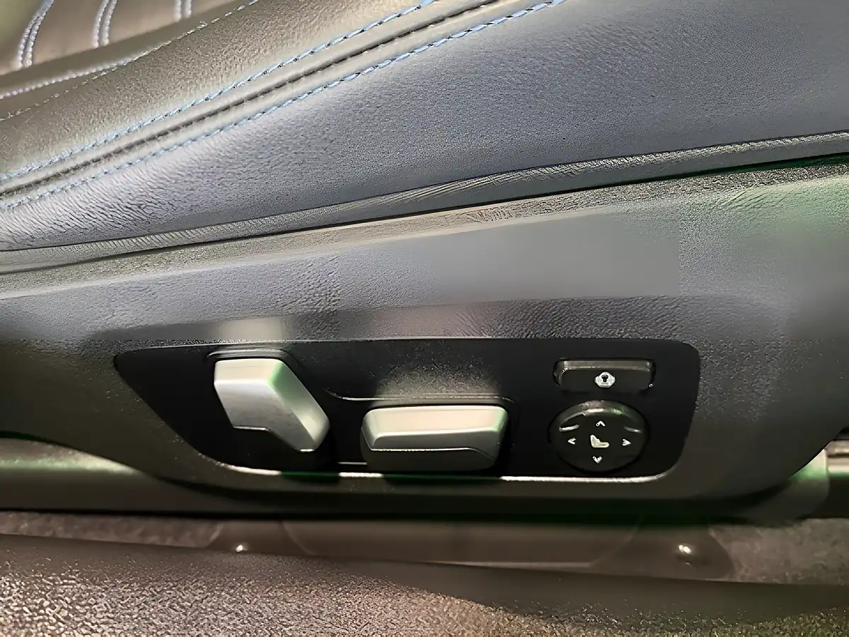 Used 2022 BMW 2 Series M240i Brooklyn Grey - Interior and Exterior details 15