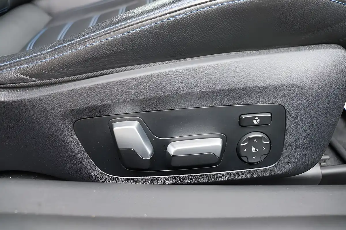 Used 2022 BMW 2 Series M240i Brooklyn Grey - Interior and Exterior details 14
