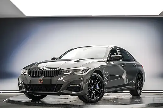 2022 BMW 3 Series 330e M Sport Pro