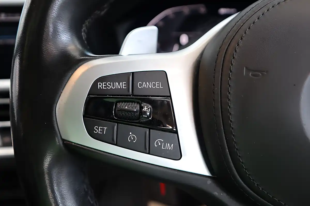 Used 2022 BMW 3 Series M Sport Pro Edition Tanzanite Blue - Interior and Exterior details 17