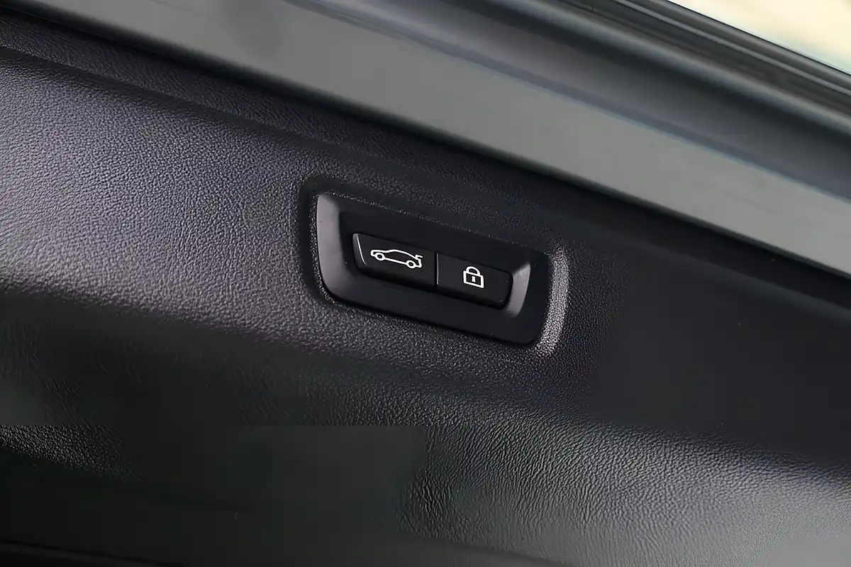 Used 2022 BMW 3 Series M Sport Touring Grey - Interior and Exterior details 12