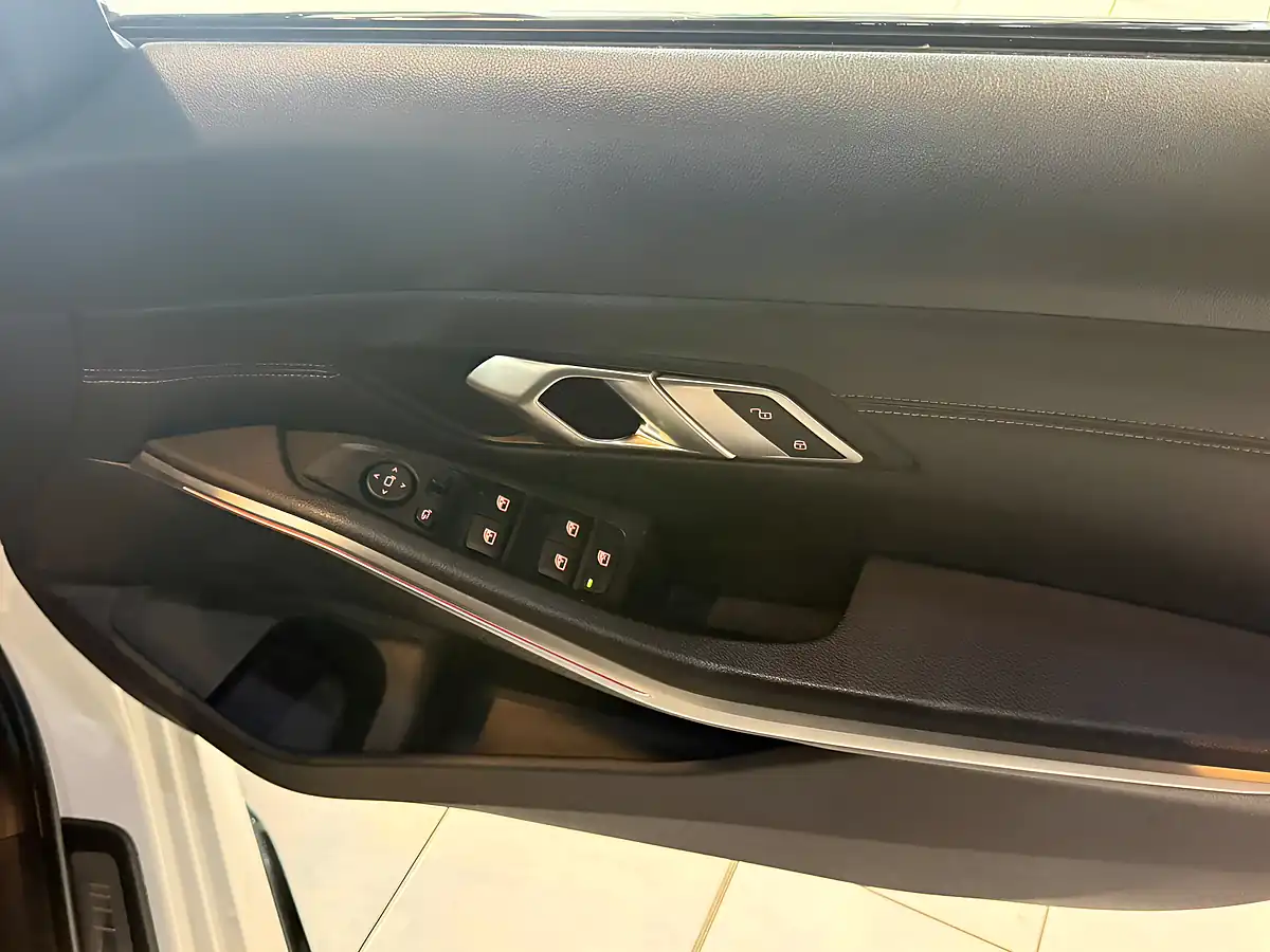 Used 2022 BMW 3 Series M Sport White - Interior and Exterior details 17