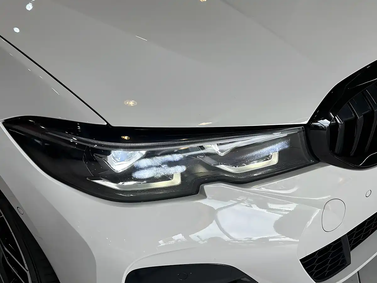 Used 2022 BMW 3 Series M Sport White - Interior and Exterior details 3