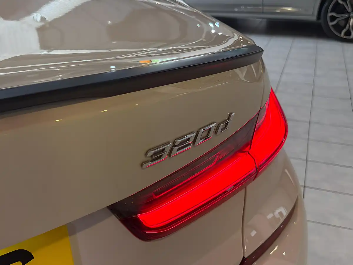 Used 2022 BMW 3 Series M Sport White - Interior and Exterior details 9