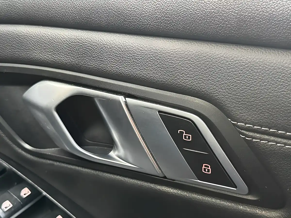 Used 2022 BMW 3 Series M Sport White - Interior and Exterior details 15