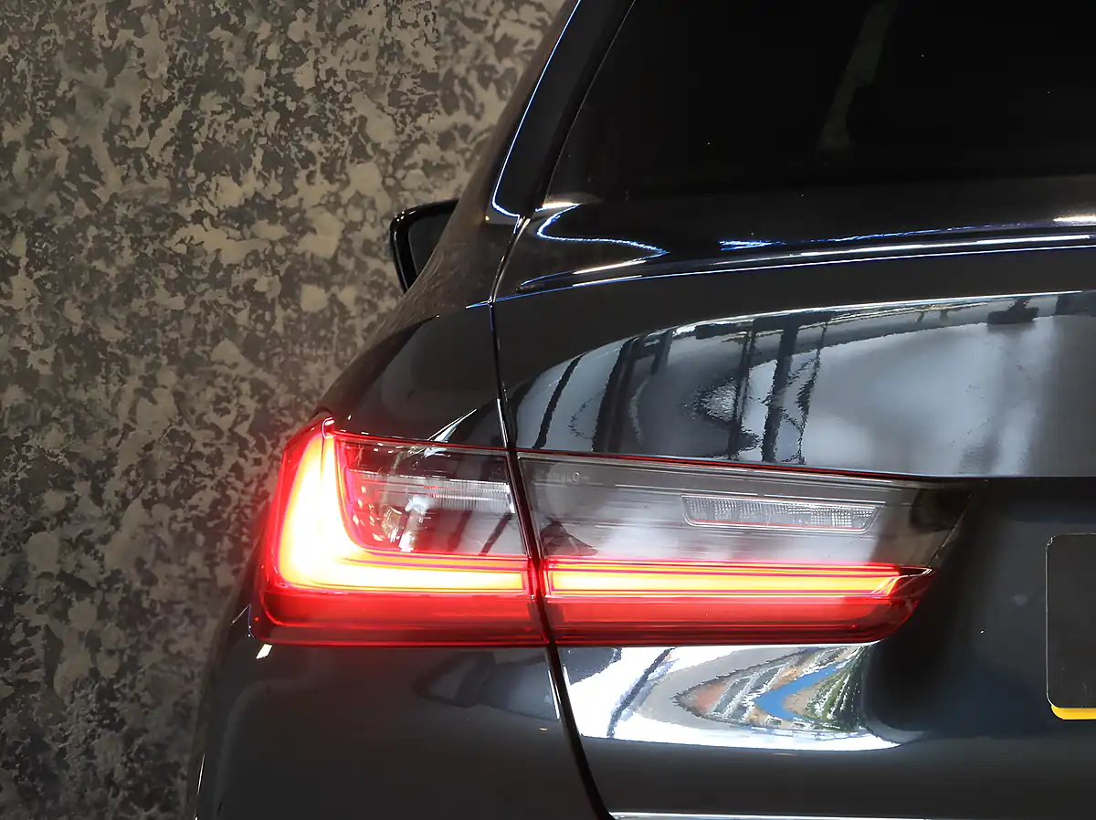 Used 2022 BMW 3 Series M340i Black Sapphire - Interior and Exterior details 16