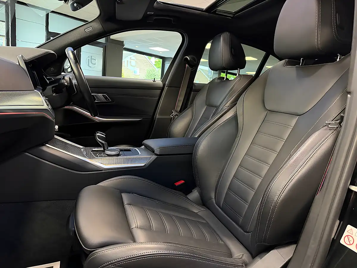 Used 2022 BMW 3 Series M340i Black Sapphire - Interior and Exterior details 7
