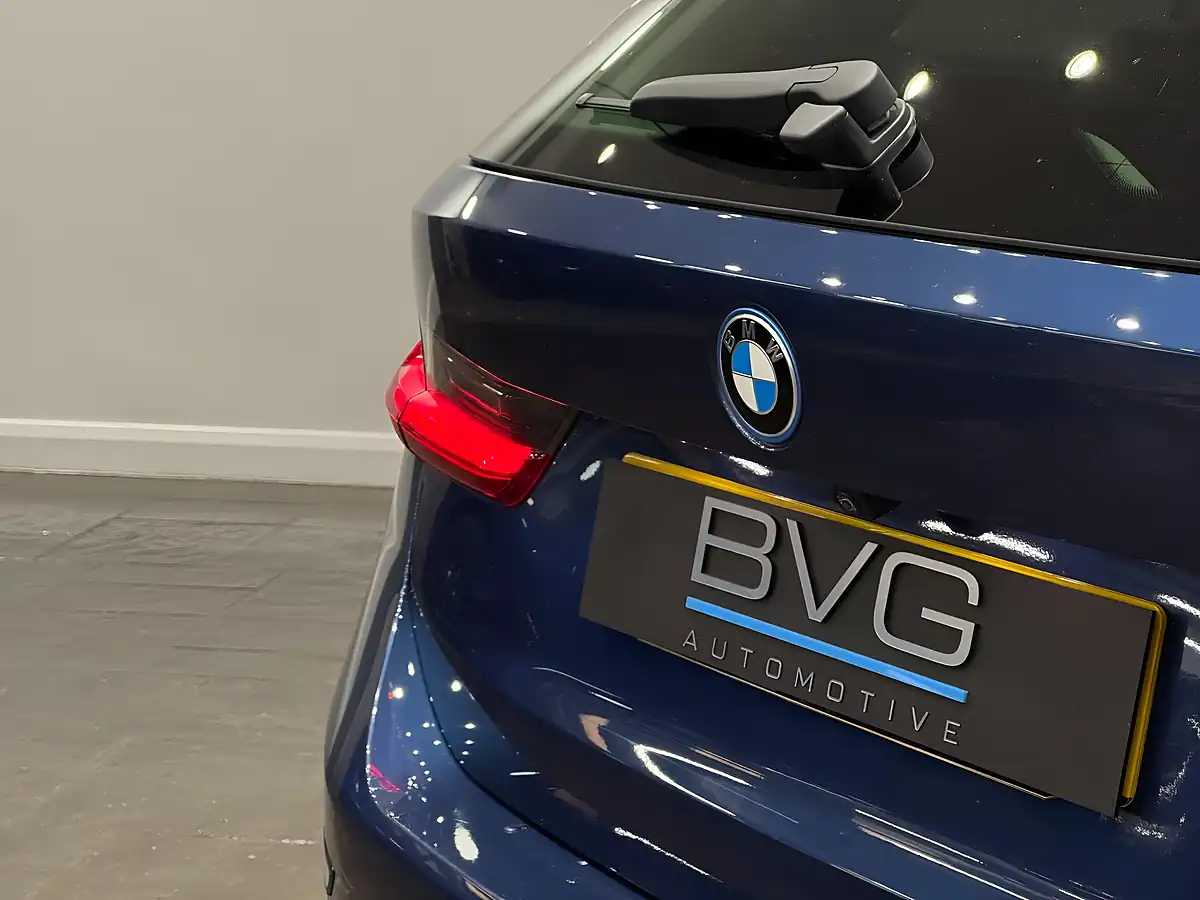 Used 2022 BMW 3 Series Sport Pro Touring Blue - Interior and Exterior details 11