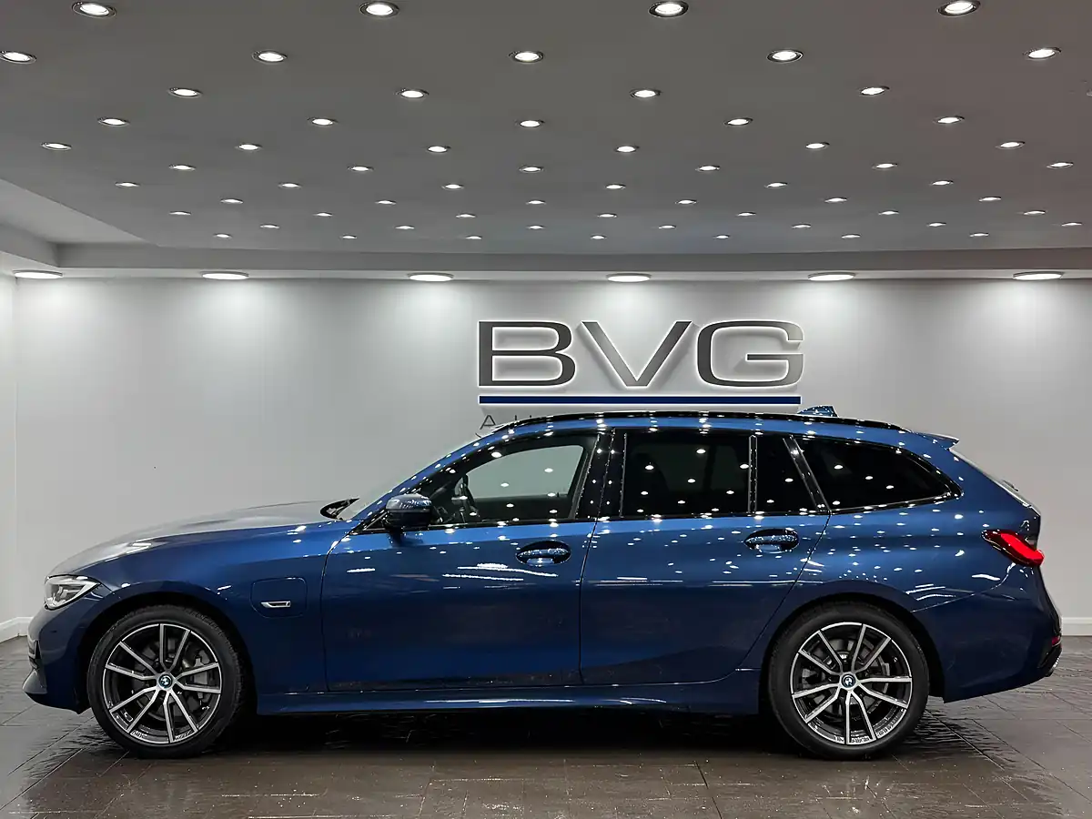 Used 2022 BMW 3 Series Sport Pro Touring Blue - Interior and Exterior details 5
