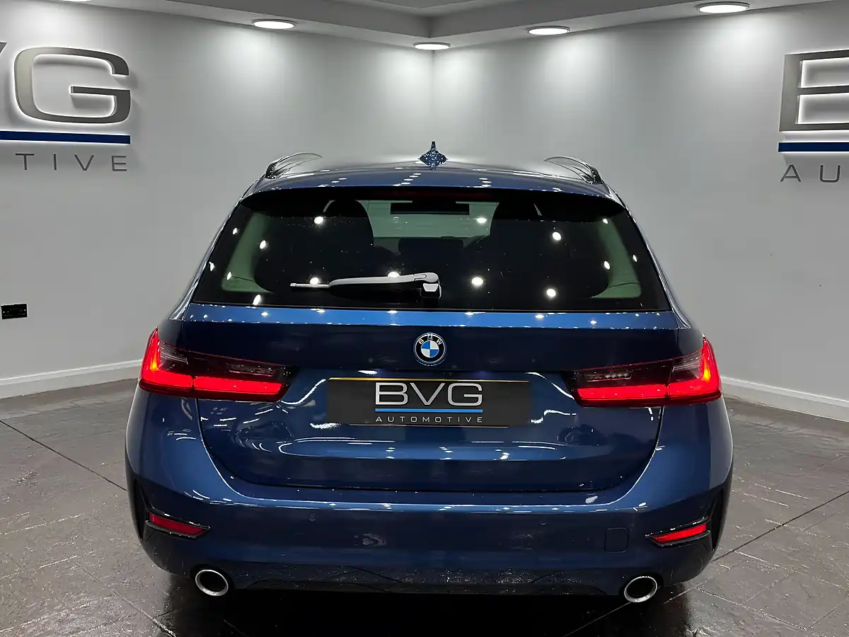 Used 2022 BMW 3 Series Sport Pro Touring Blue - Interior and Exterior details 9