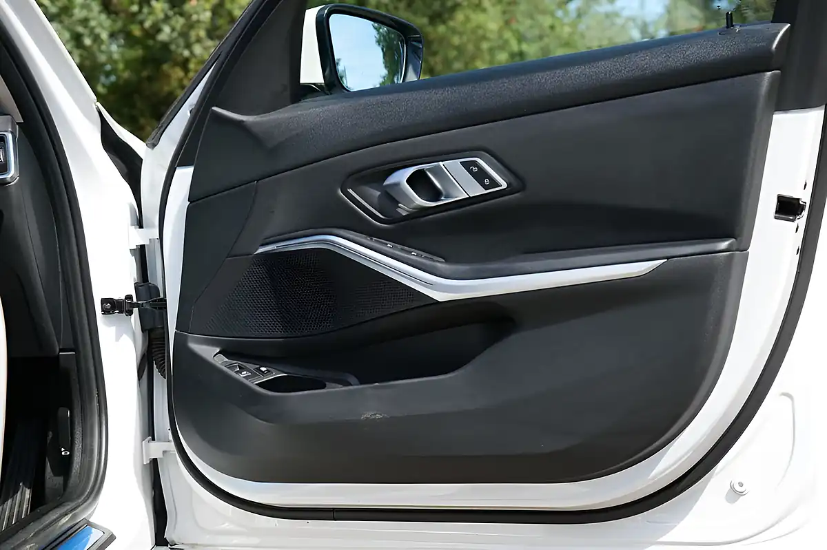 Used 2022 BMW 3 Series Sport Touring White - Interior and Exterior details 14