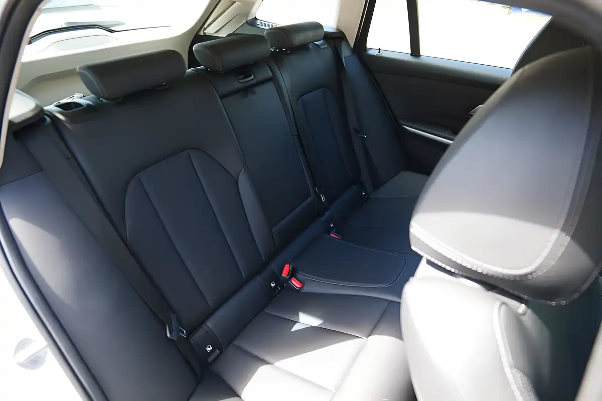 Used 2022 BMW 3 Series Sport Touring White - Interior and Exterior details 15