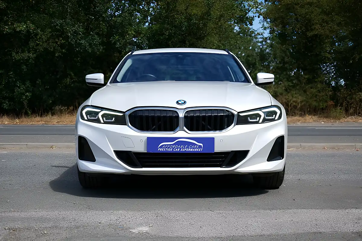 Used 2022 BMW 3 Series Sport Touring White - Interior and Exterior details 4
