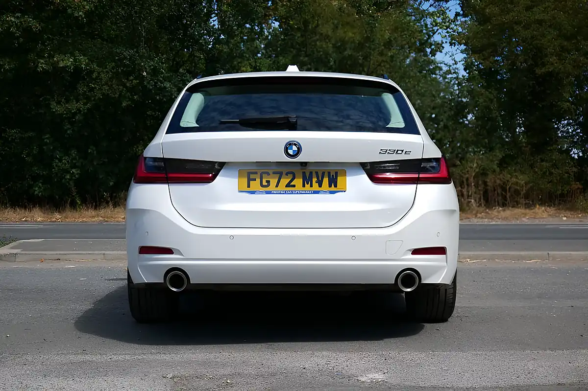 Used 2022 BMW 3 Series Sport Touring White - Interior and Exterior details 5