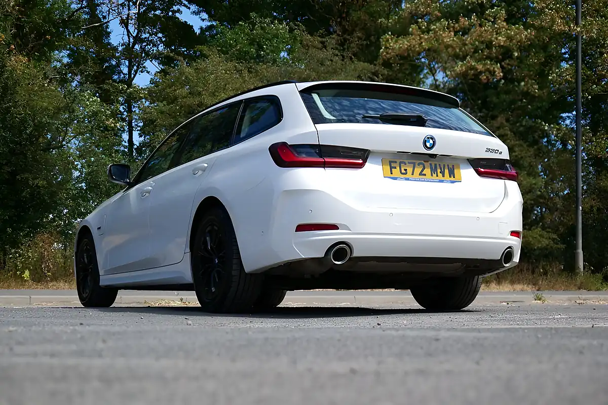 Used 2022 BMW 3 Series Sport Touring White - Interior and Exterior details 7