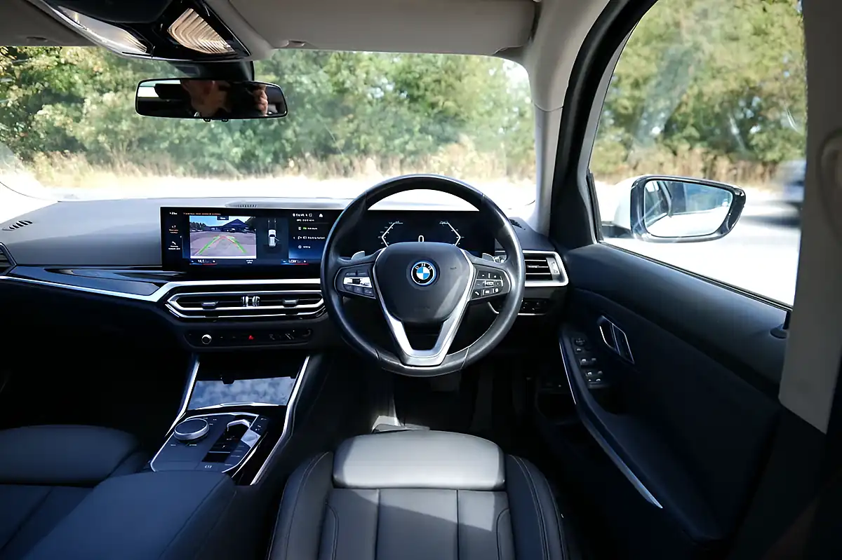 Used 2022 BMW 3 Series Sport Touring White - Interior and Exterior details 9
