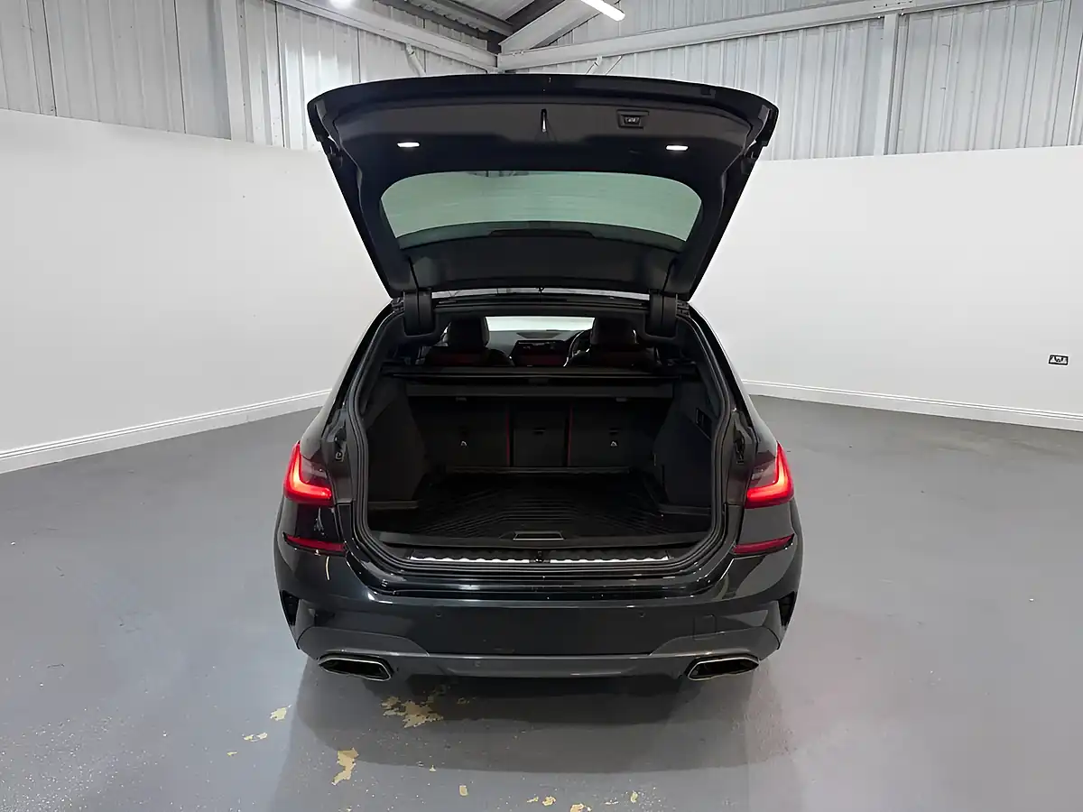 Used 2022 BMW 3 Series Touring Black - Interior and Exterior details 10