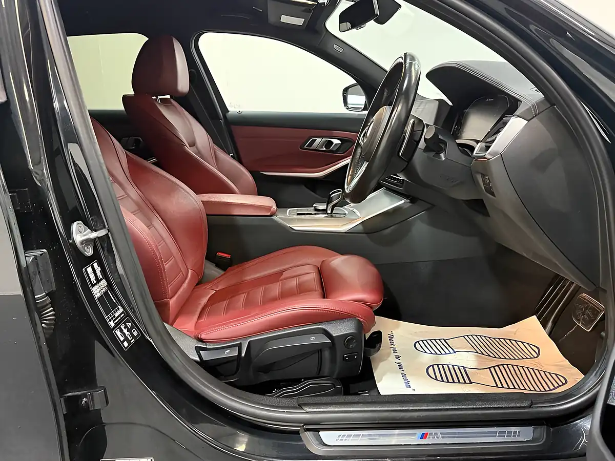 Used 2022 BMW 3 Series Touring Black - Interior and Exterior details 11