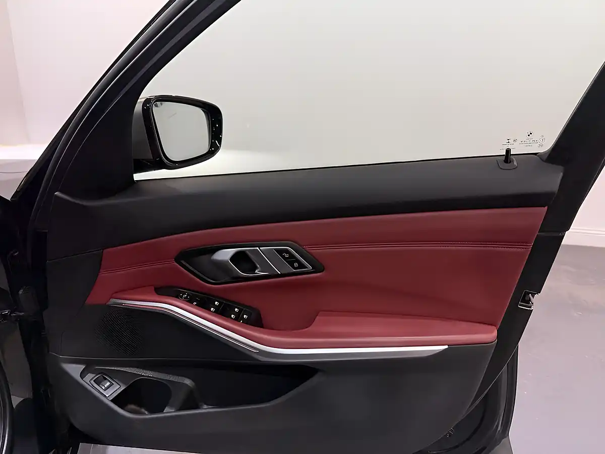 Used 2022 BMW 3 Series Touring Black - Interior and Exterior details 13