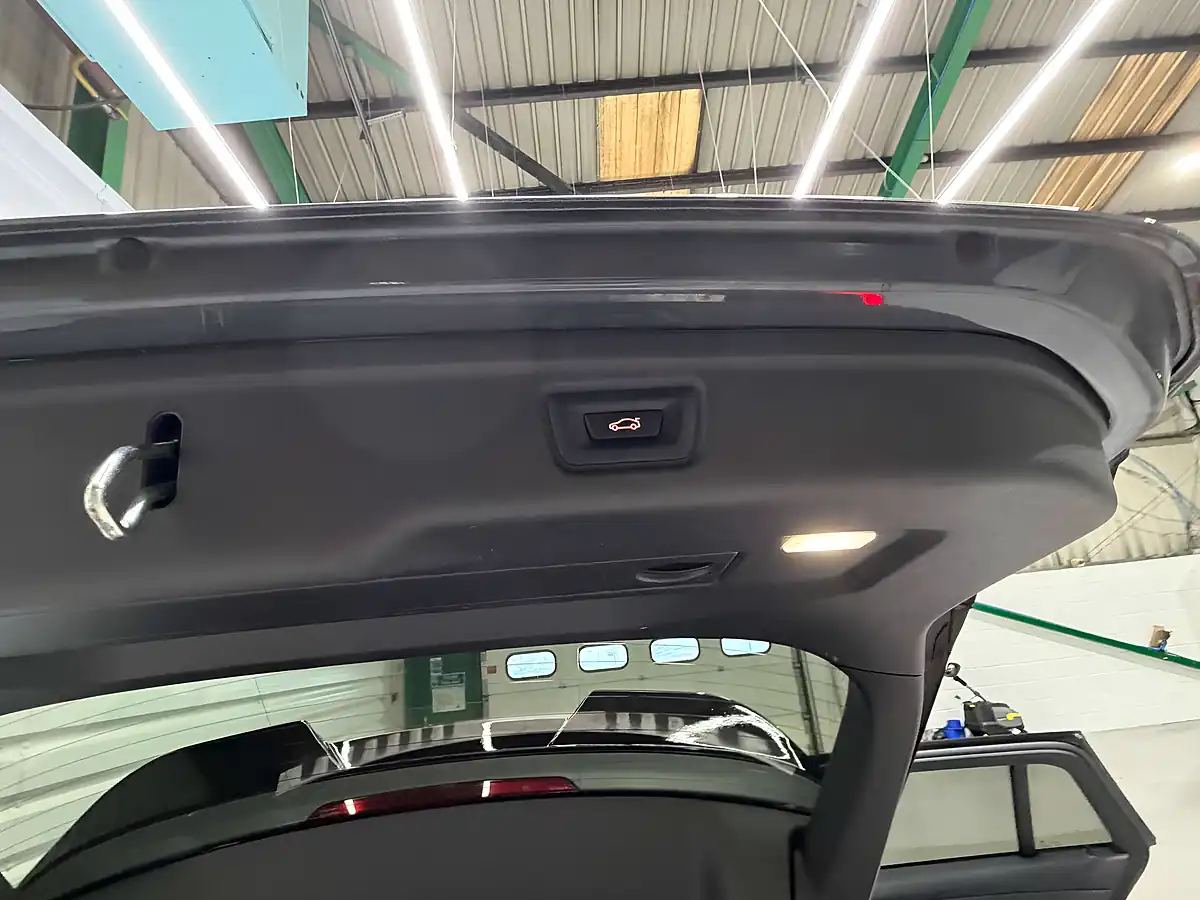 Used 2022 BMW 330e M Sport Mineral Grey - Interior and Exterior details 17