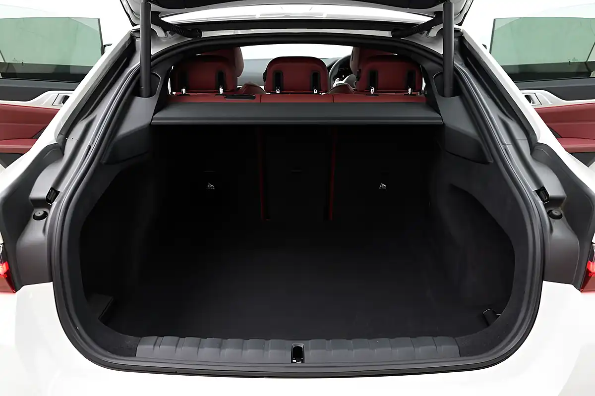Used 2022 BMW 4 Series Gran Coupe M Sport White - Interior and Exterior details 14