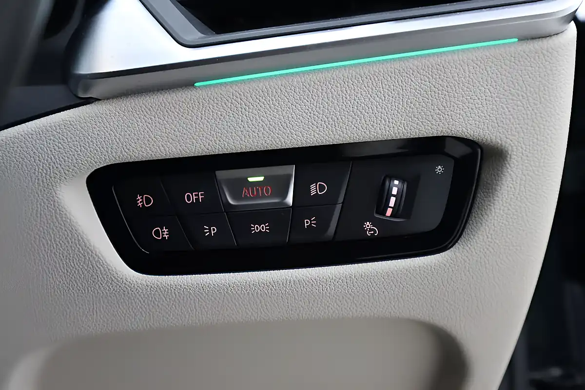 Used 2022 BMW 4 Series M Sport Green - Interior and Exterior details 14
