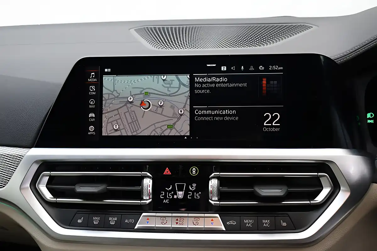 Used 2022 BMW 4 Series M Sport Green - Interior and Exterior details 19