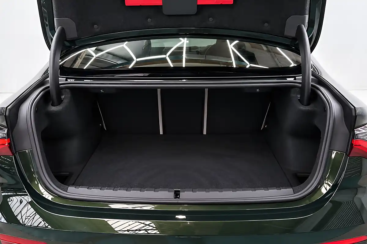 Used 2022 BMW 4 Series M Sport Green - Interior and Exterior details 6
