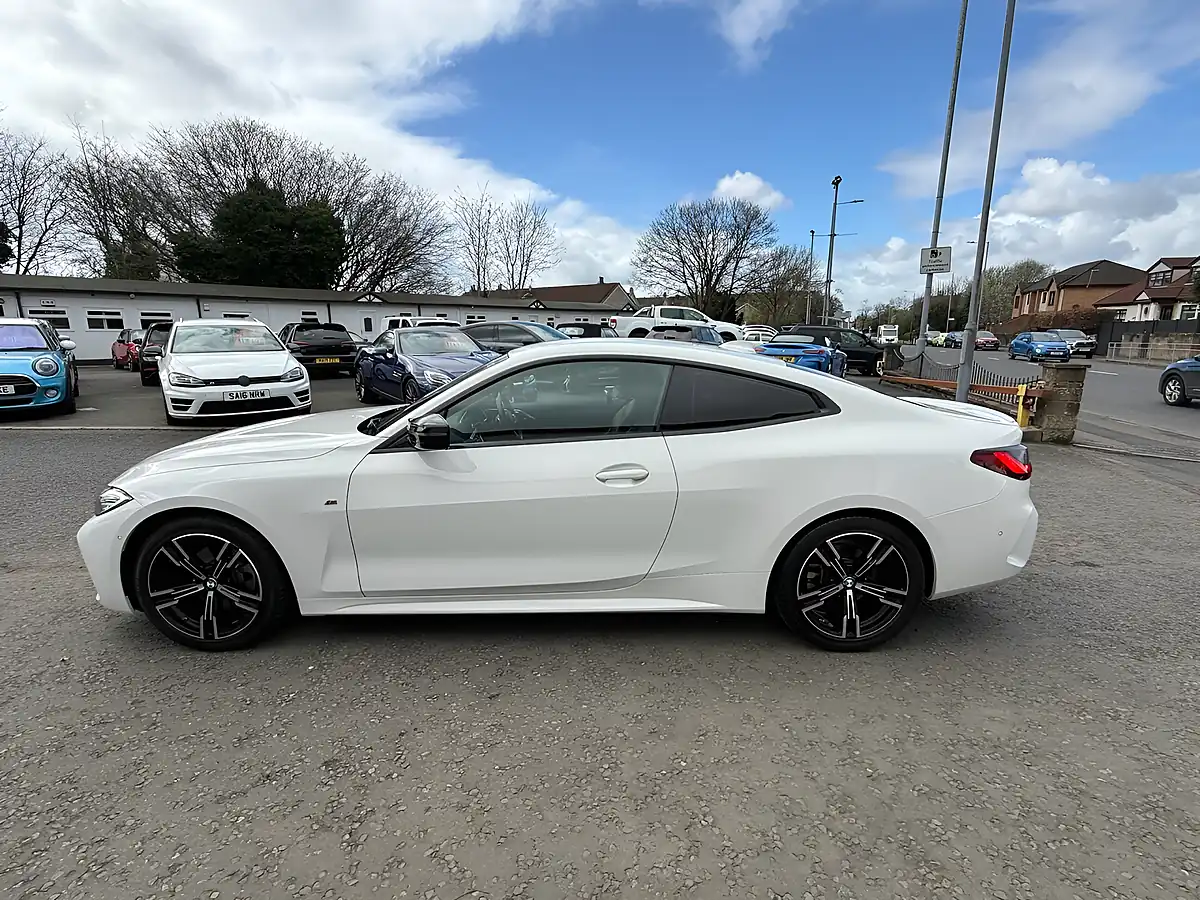 Used 2022 BMW 4 Series M Sport White - Interior and Exterior details 9