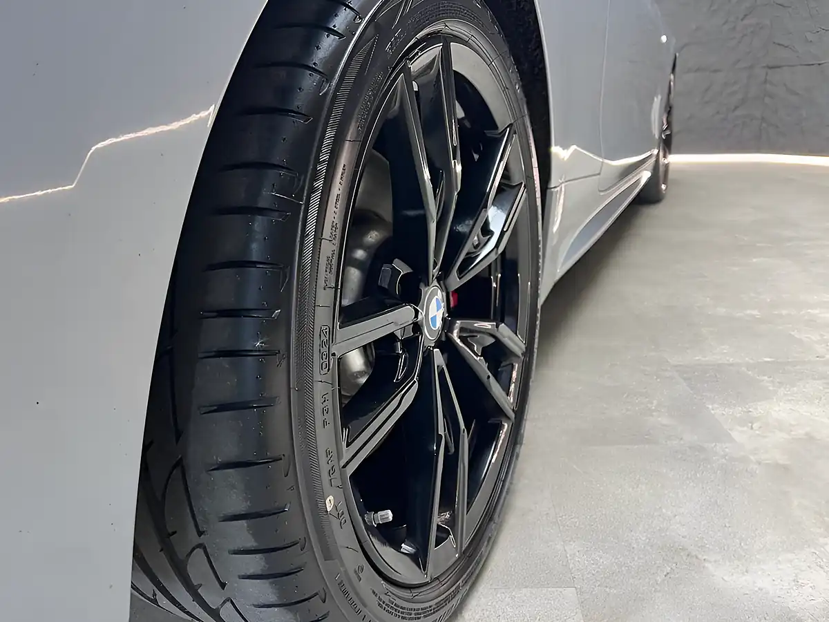 Used 2022 BMW 4 Series M440d Brooklyn Grey - Interior and Exterior details 15