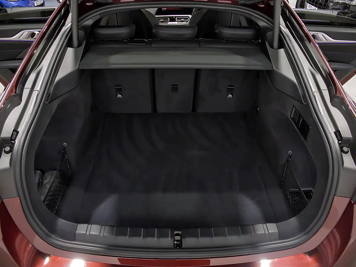 Used 2022 BMW 4 Series M440i Aventurine Red Iii - Interior and Exterior details 18
