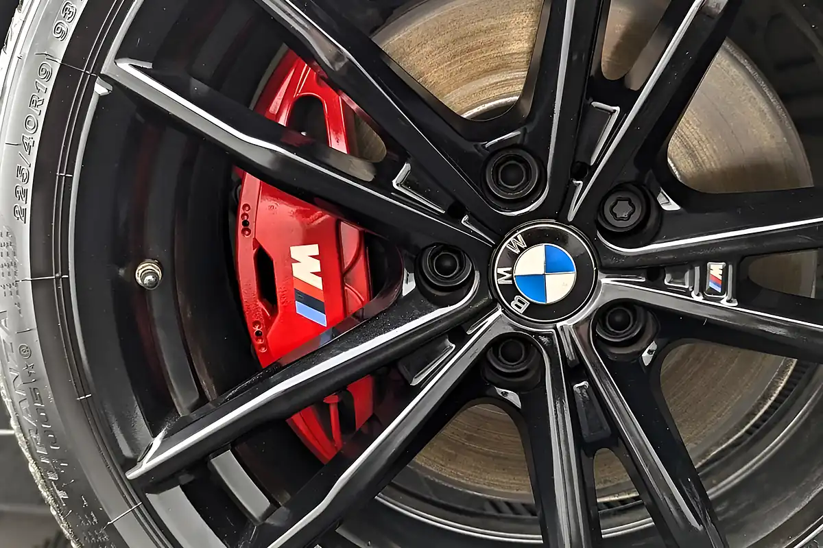 Used 2022 BMW 4 Series M440i Black - Interior and Exterior details 13