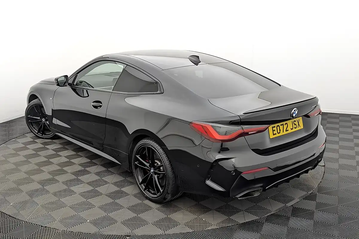 Used 2022 BMW 4 Series M440i Black - Interior and Exterior details 14