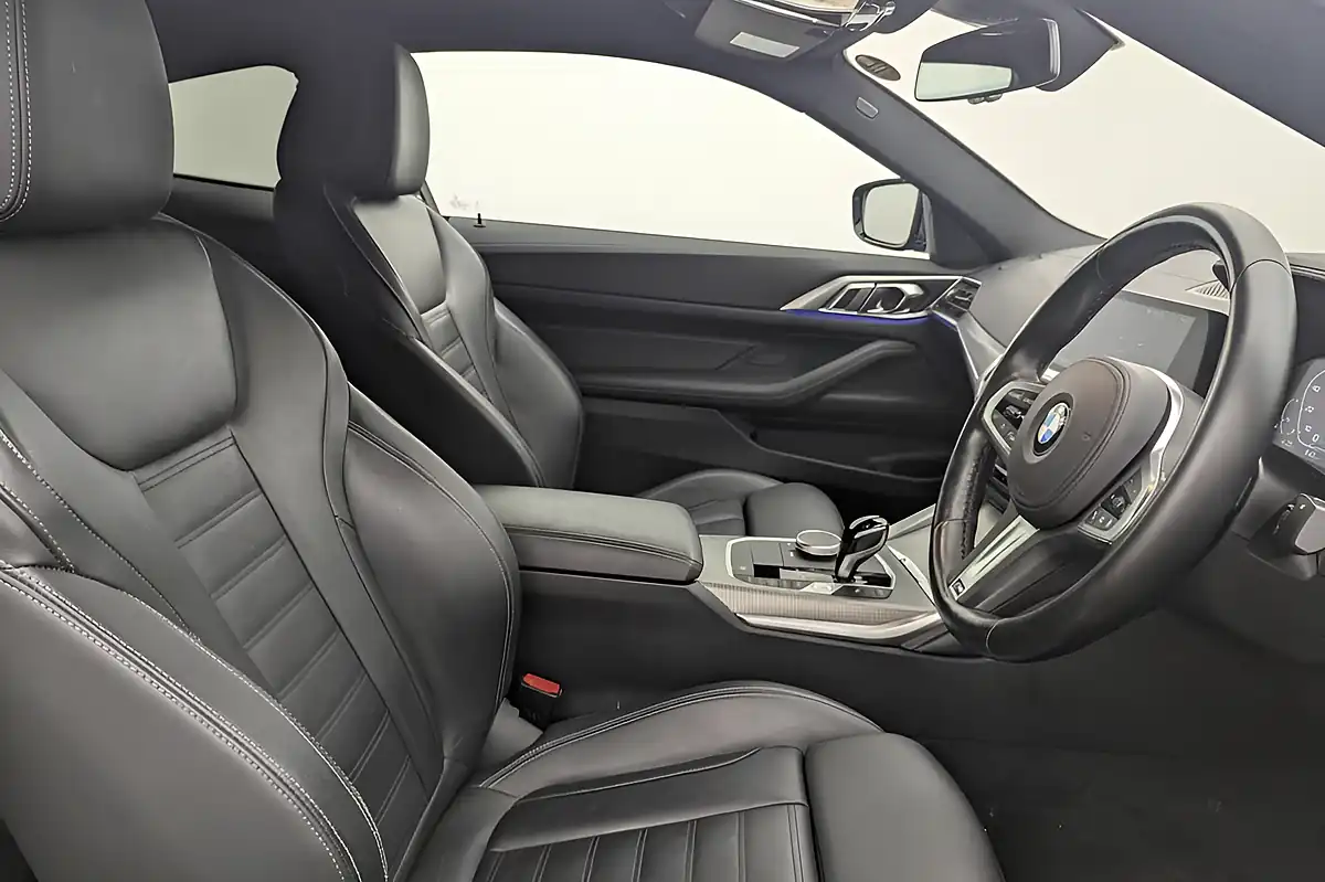 Used 2022 BMW 4 Series M440i Black - Interior and Exterior details 2