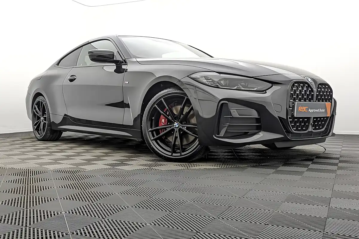 Used 2022 BMW 4 Series M440i Black - Interior and Exterior details 9