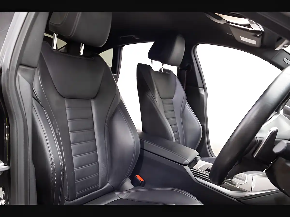 Used 2022 BMW 4 Series M440i Black - Interior and Exterior details 10