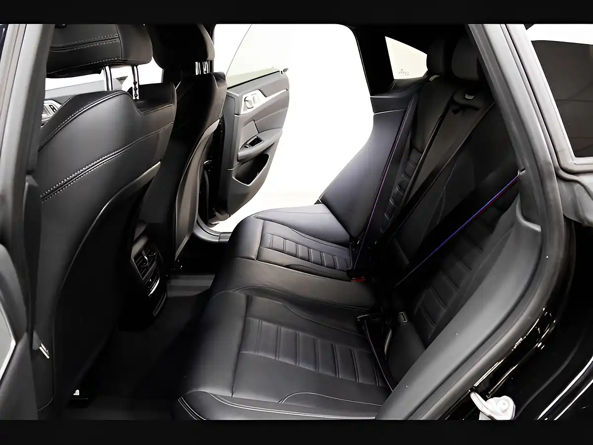 Used 2022 BMW 4 Series M440i Black - Interior and Exterior details 11