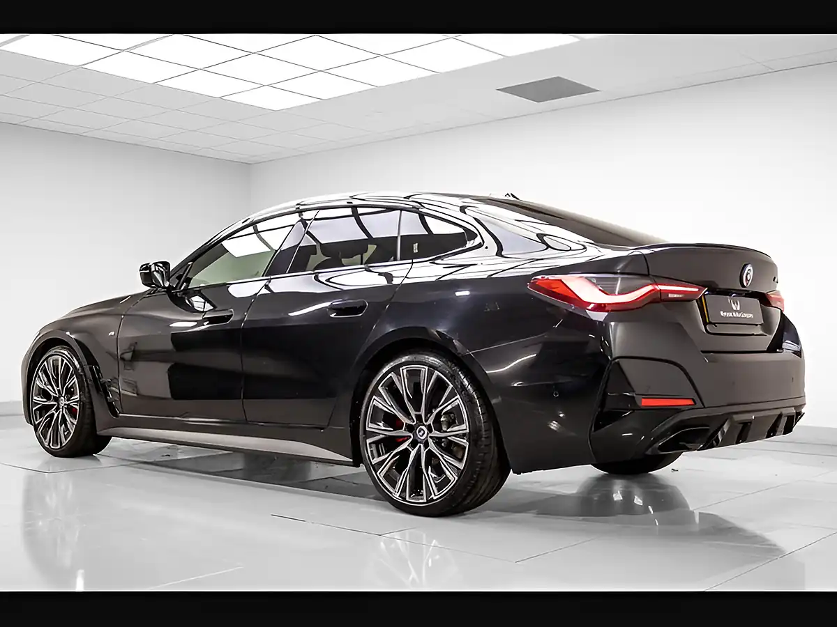 Used 2022 BMW 4 Series M440i Black - Interior and Exterior details 4