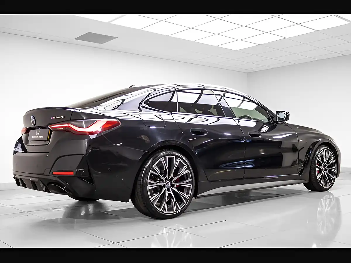 Used 2022 BMW 4 Series M440i Black - Interior and Exterior details 6
