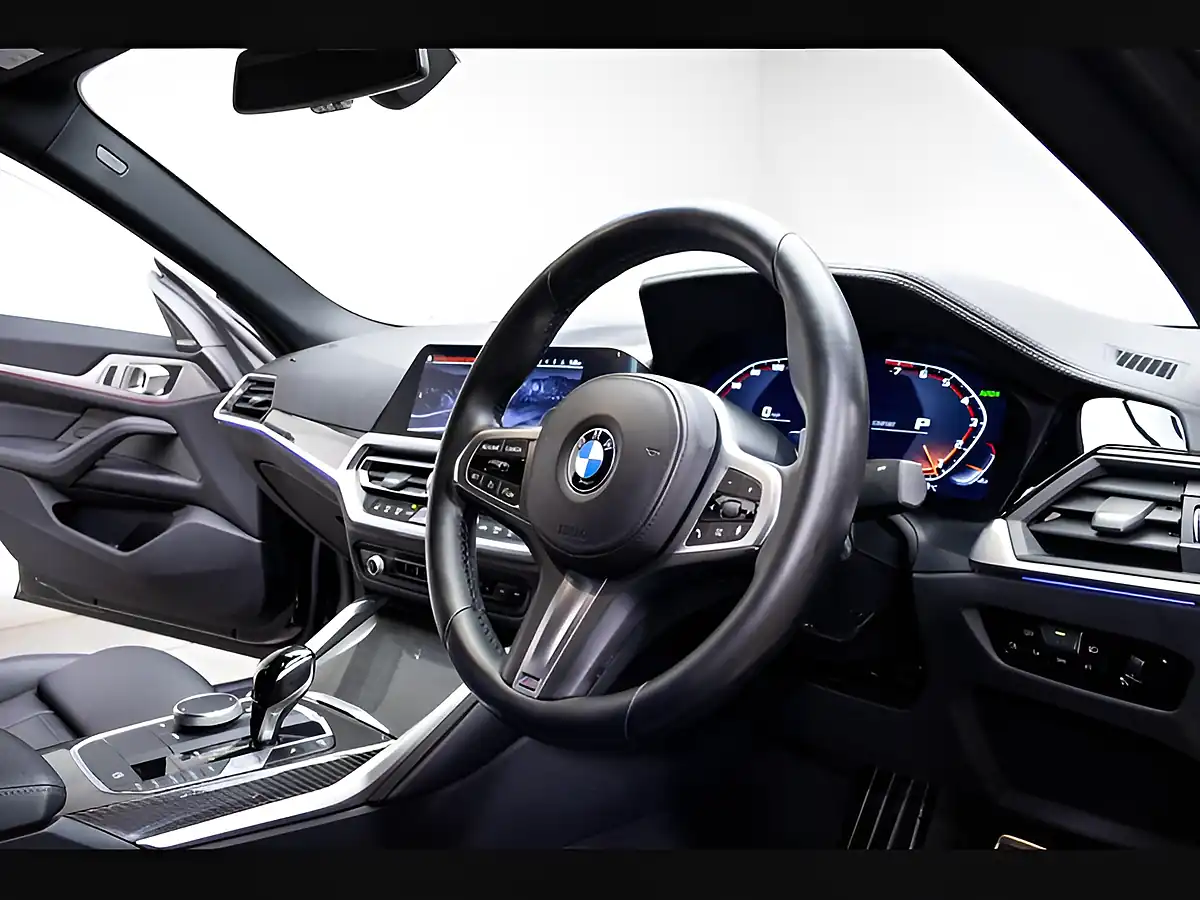 Used 2022 BMW 4 Series M440i Black - Interior and Exterior details 9