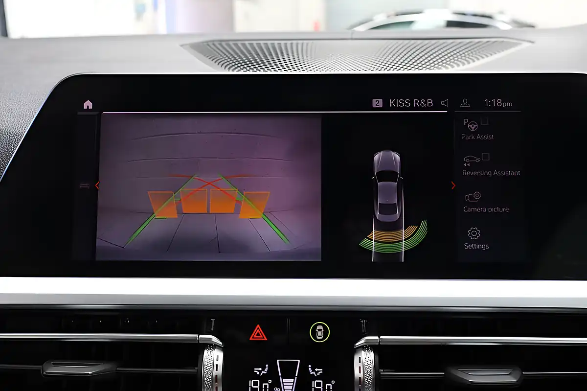 Used 2022 BMW 4 Series M440i White - Interior and Exterior details 10