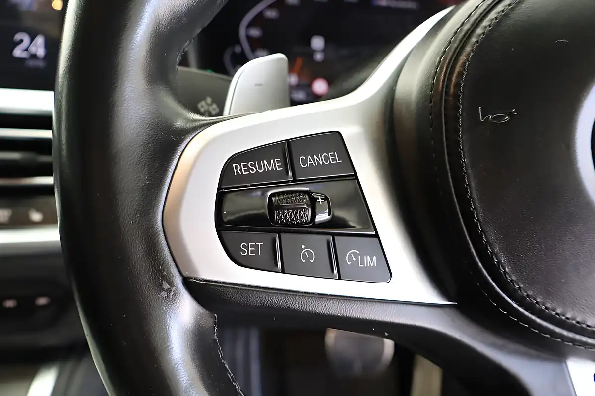 Used 2022 BMW 4 Series M440i White - Interior and Exterior details 15