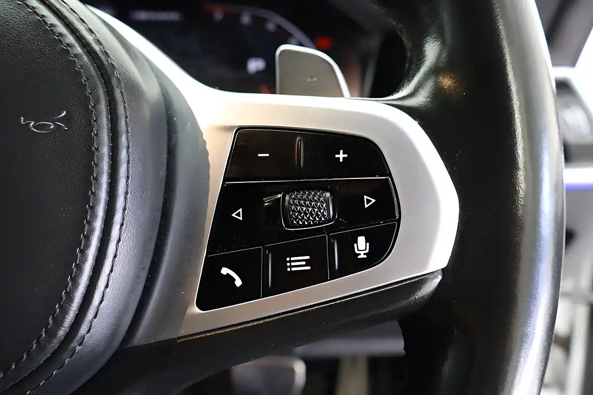 Used 2022 BMW 4 Series M440i White - Interior and Exterior details 16