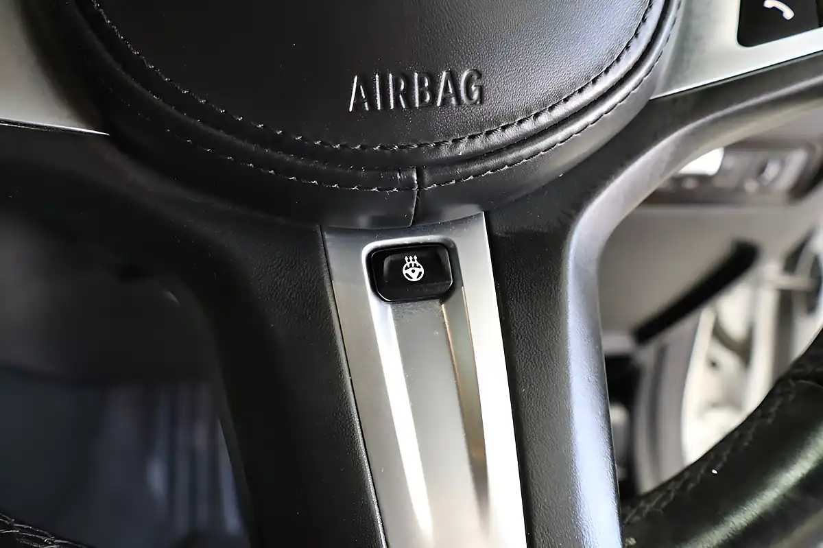 Used 2022 BMW 4 Series M440i White - Interior and Exterior details 17