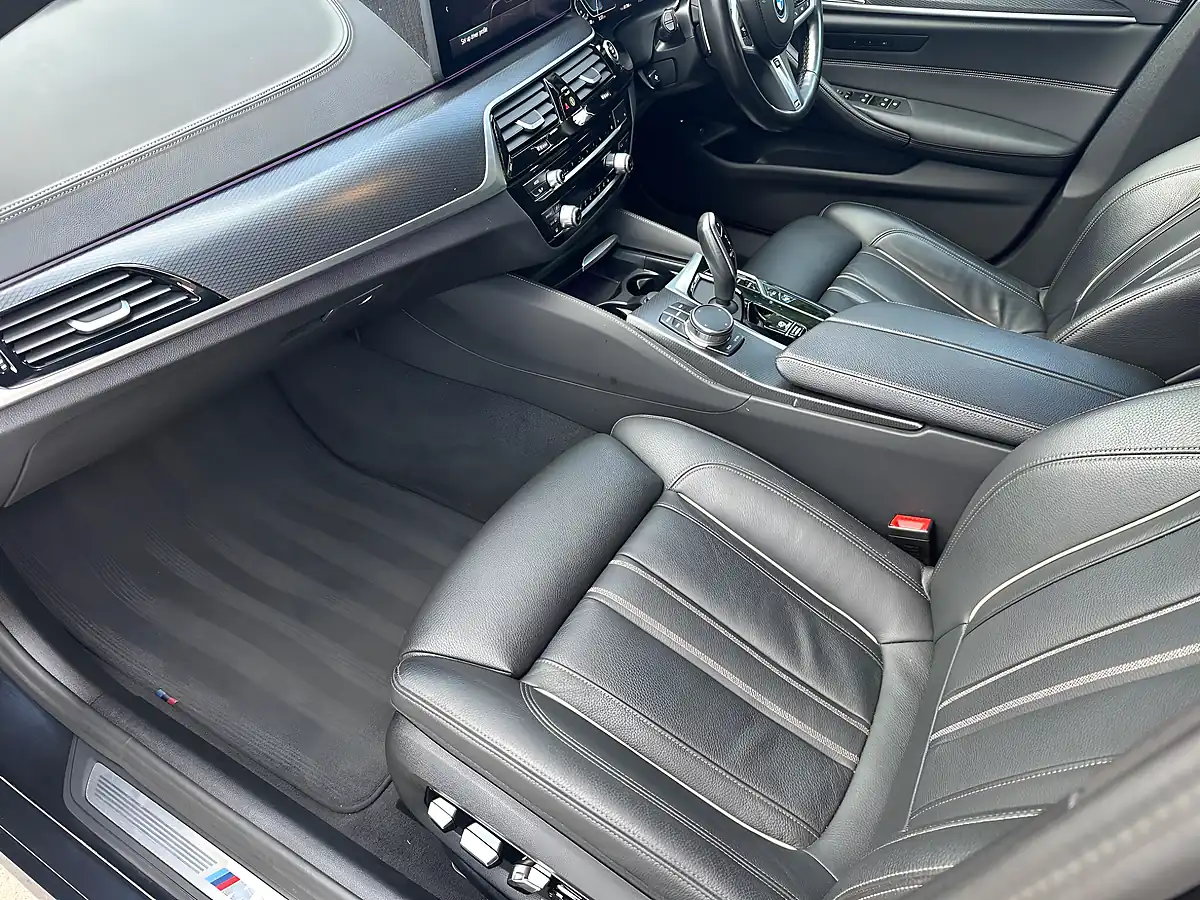 Used 2022 BMW 5 Series - Interior and Exterior details 11