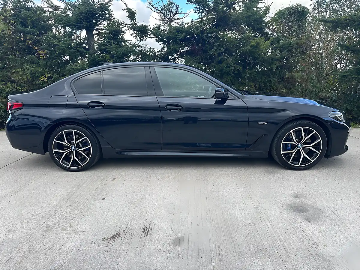Used 2022 BMW 5 Series - Interior and Exterior details 8