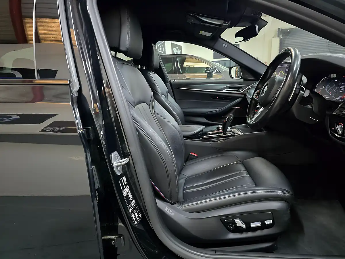 Used 2022 BMW 5 Series M Sport Touring Black - Interior and Exterior details 8